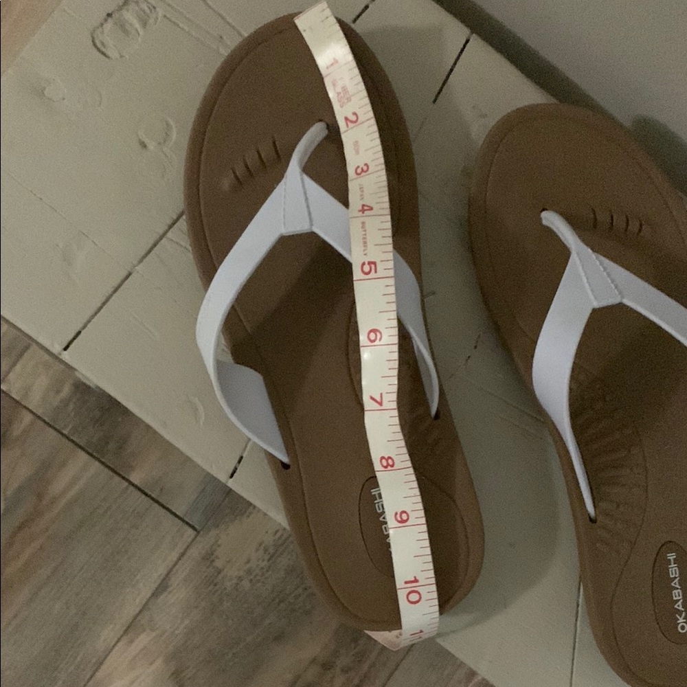 Okabashi White and Brown Sandals - Picture 4 of 5